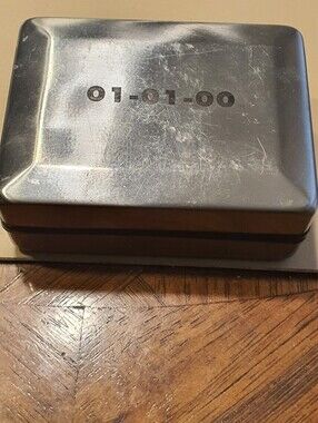 10/$20 Y2K Silver/Black Watch Case w/Pillow